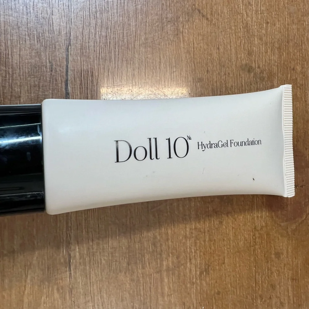 New Doll 10 Hydragel Fair Foundation